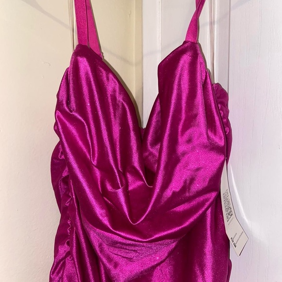 Elegant Fuchsia Dress - Picture 2 of 7